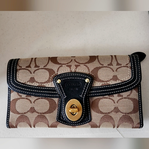 Coach Wallet - Picture 1 of 3